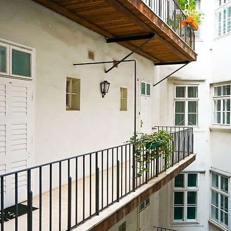 Backpacker Apartment Hofburg Виена Екстериор снимка