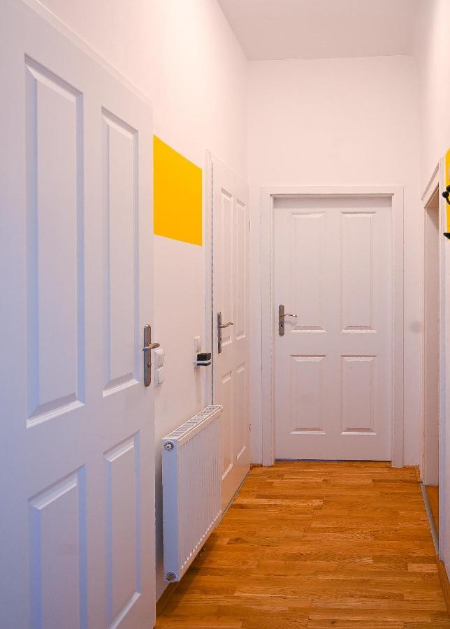 Backpacker Apartment Hofburg Виена Екстериор снимка