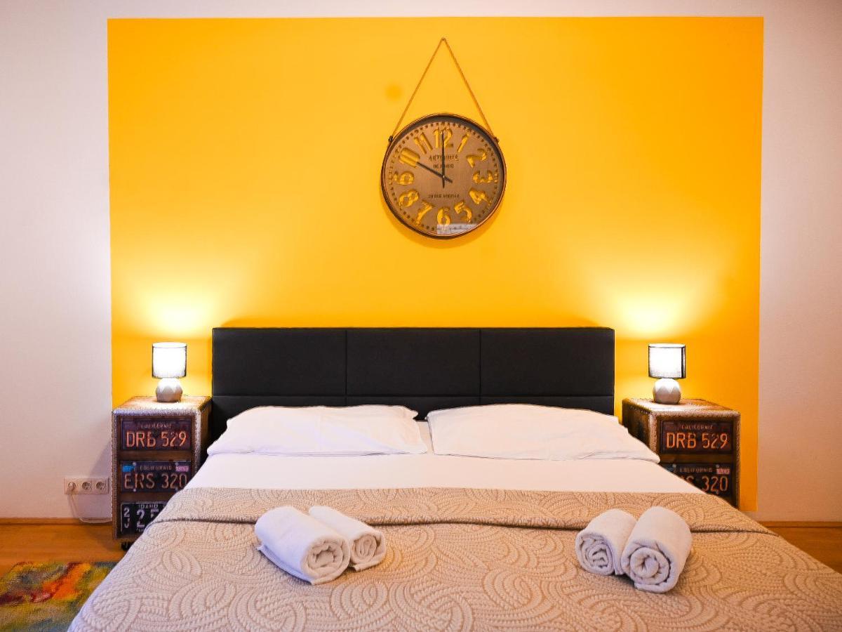 Backpacker Apartment Hofburg Виена Екстериор снимка