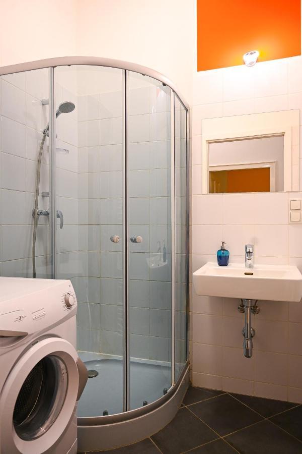 Backpacker Apartment Hofburg Виена Екстериор снимка